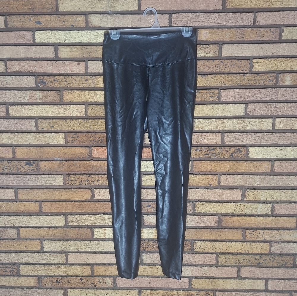White House Black Market Size 6S Black Runway Leggings